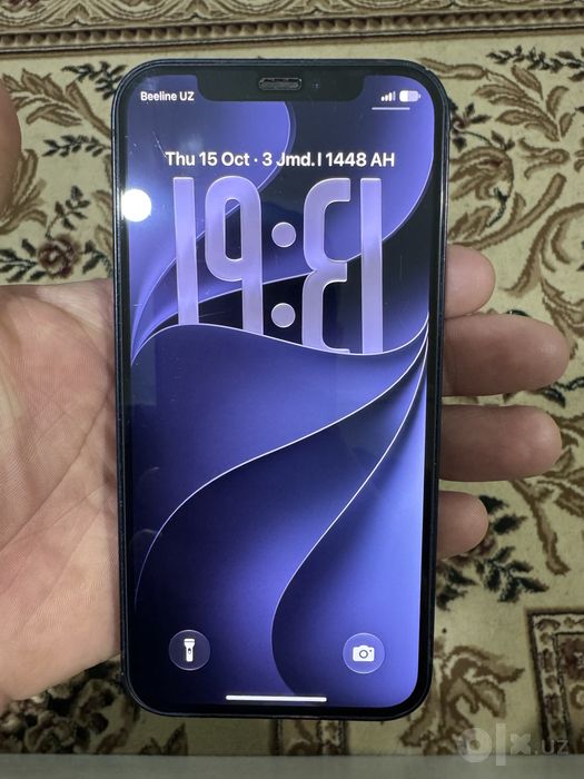 iPhone 12 o’zi ochilmagan
