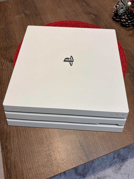 „PS4 Pro 1TB + 9 игри (Mafia Trilogy, FIFA, Diablo) – 400 лв“