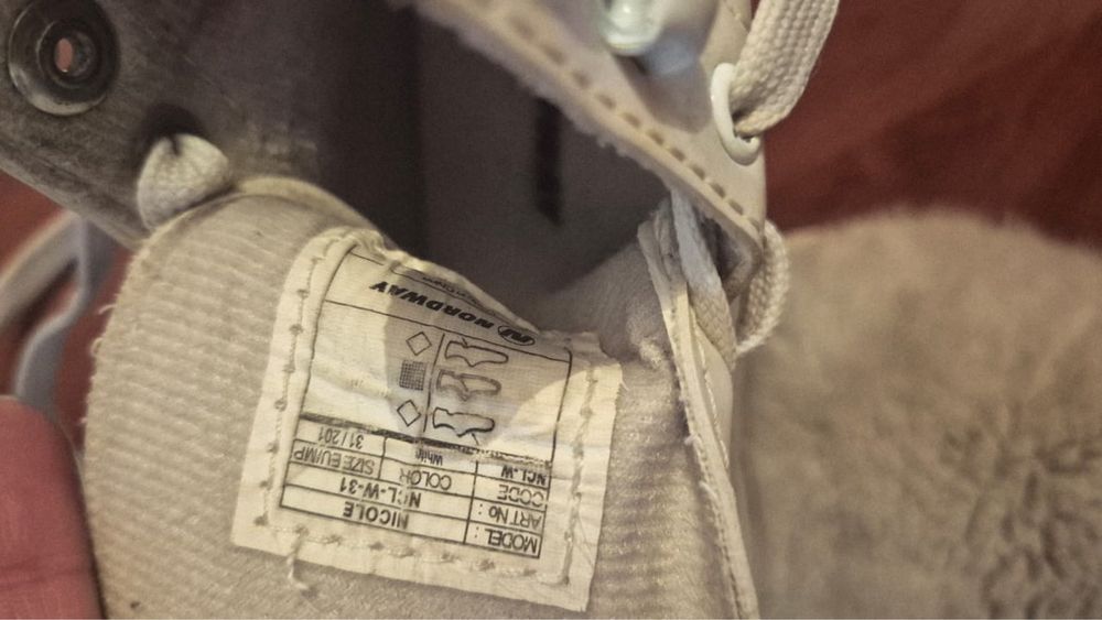 Продаю коньки, размер 31