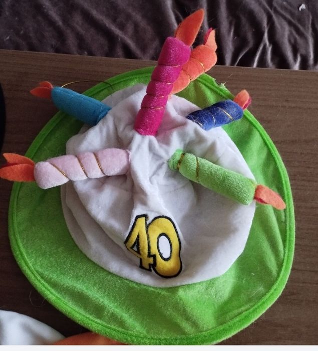 Карнавални шапки за маскарад и сюжетни игри