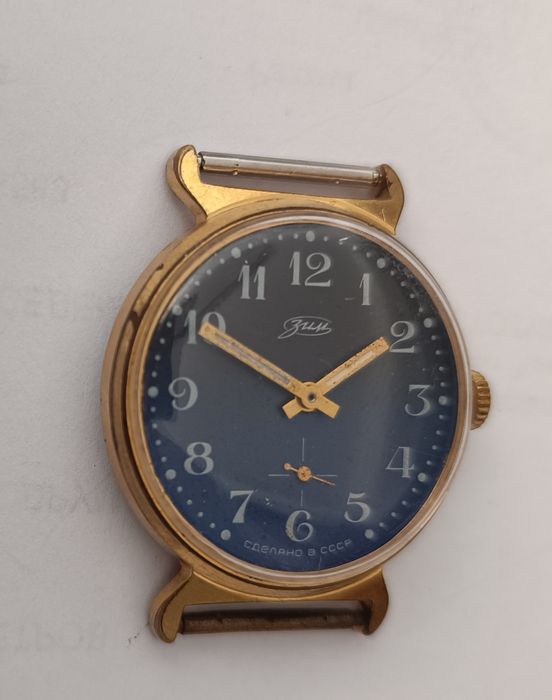 Винтидж позлатен часовник Зим