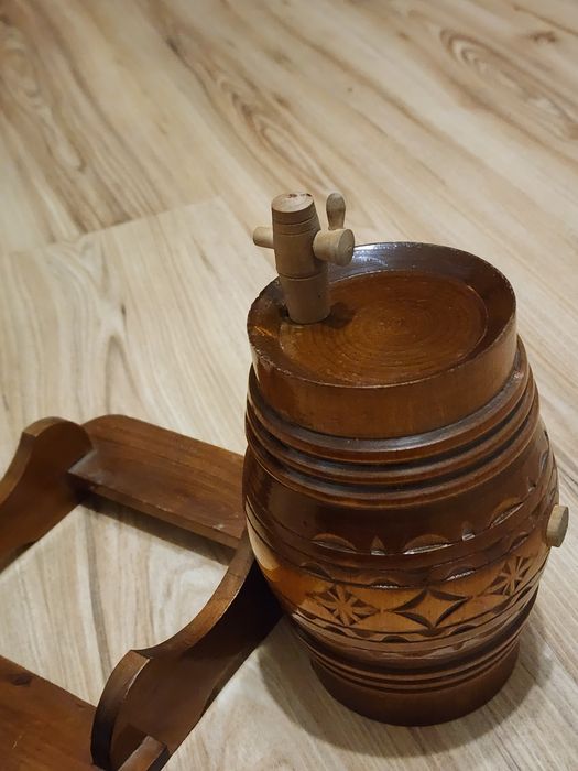 Butoias lemn sculptat cu suport  - figurina decor