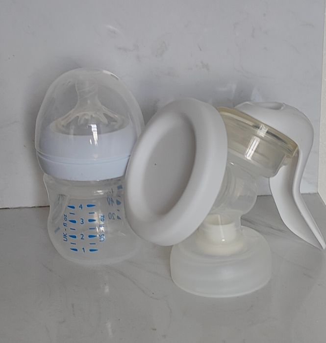 Продам молокоотсос Philips Avent + принадлежности подарком