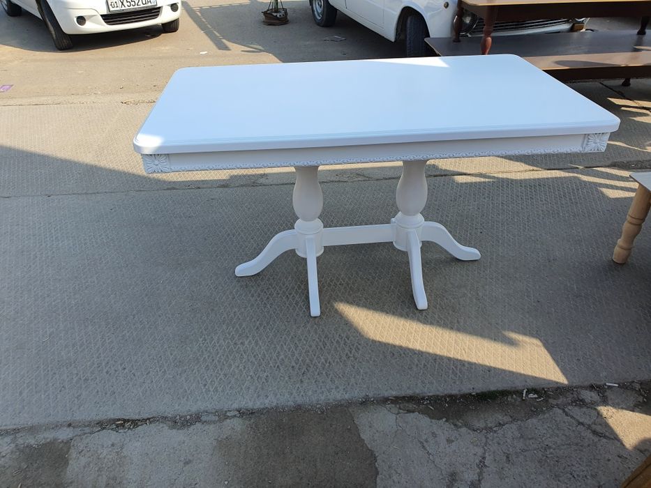 стол для вашего удобства в доме