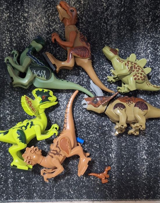 Продам 2 большие коробки Лего