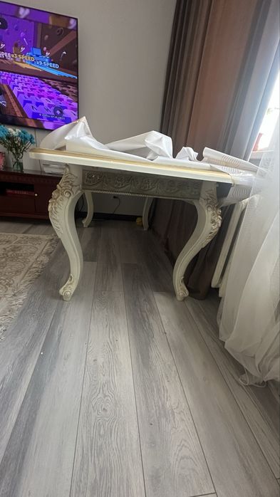 Срочно продам стол
