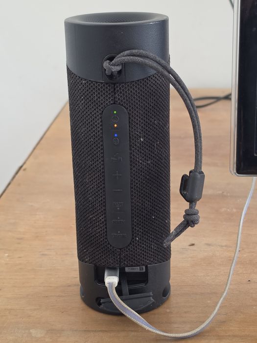 Преносима тонколона Sony SRS-XB23