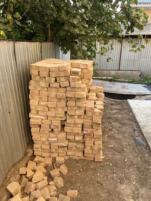 Красный кирпич новый