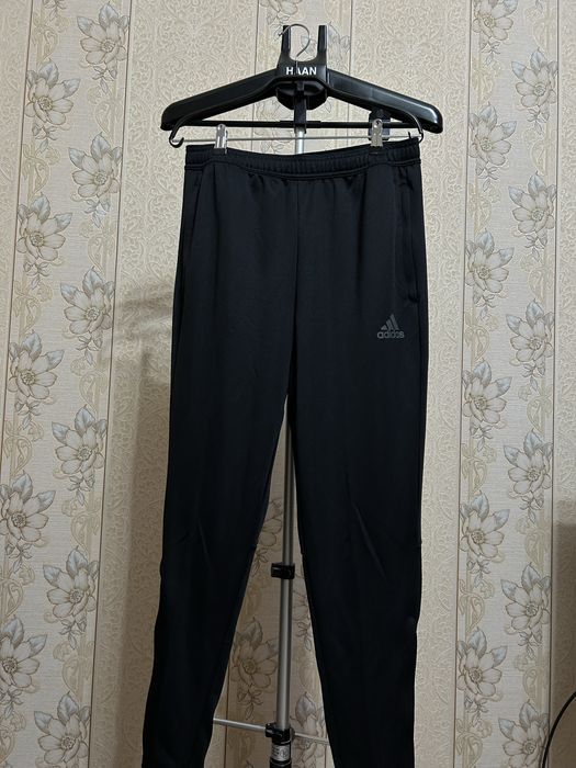 Фирменый спортивный костюм Adidas