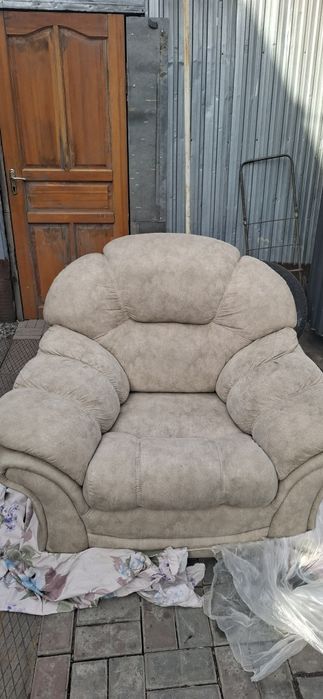 Кресло кожаное серый