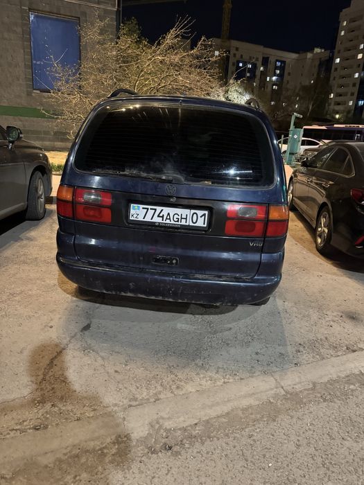 Volkswagwen Sharan 1