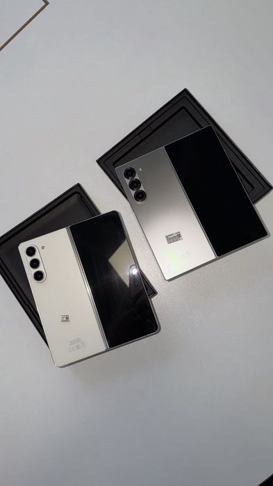 Продавам Samsung Galaxy Z Fold 6