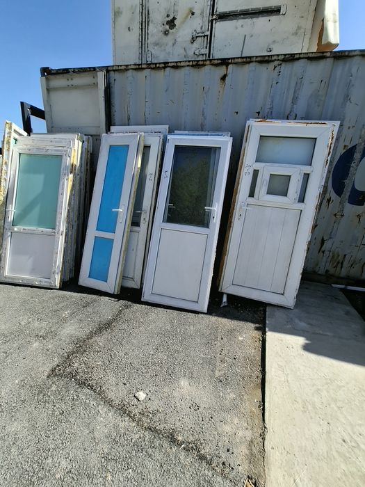 Б/у пластиковые окна,двери