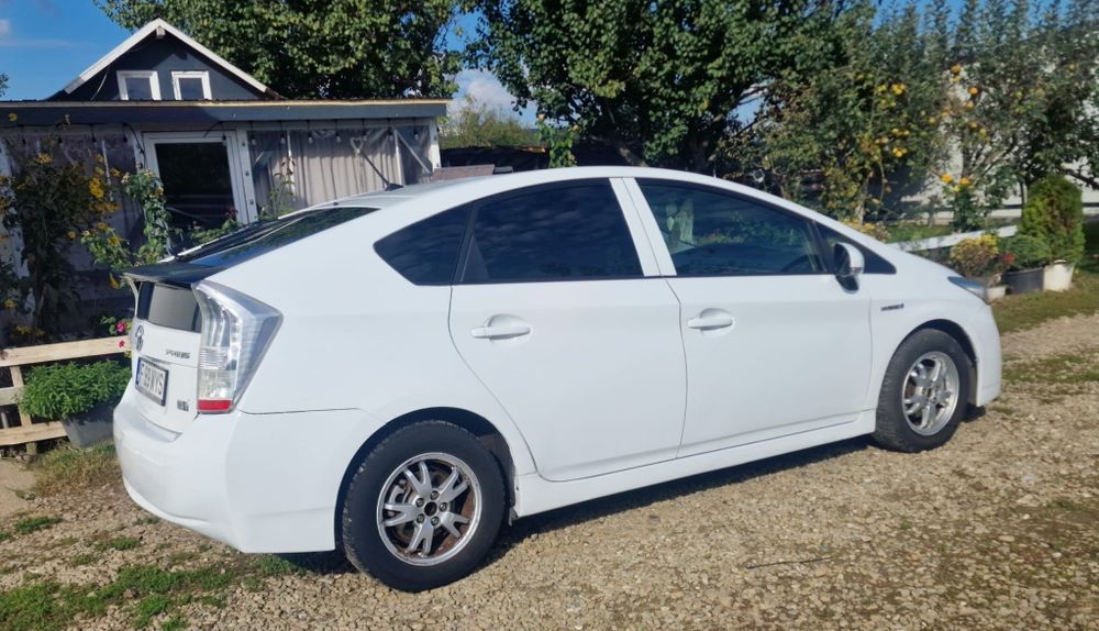 Toyota Prius Hybrid fab  2012