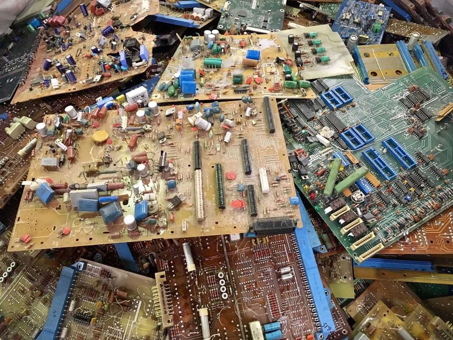 плата и микросхема кабылдаймыз