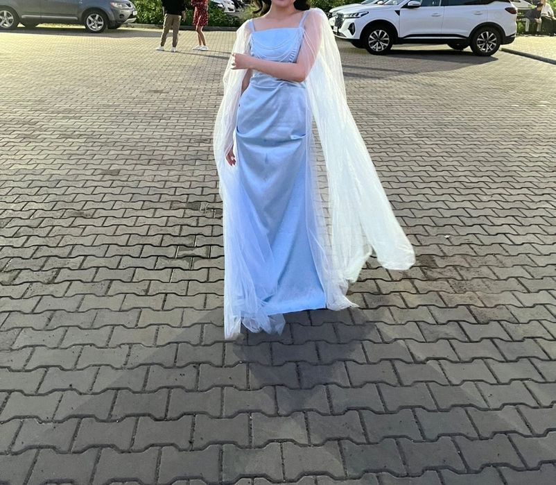 Продам вечерний  платье Есть Каспий  RED