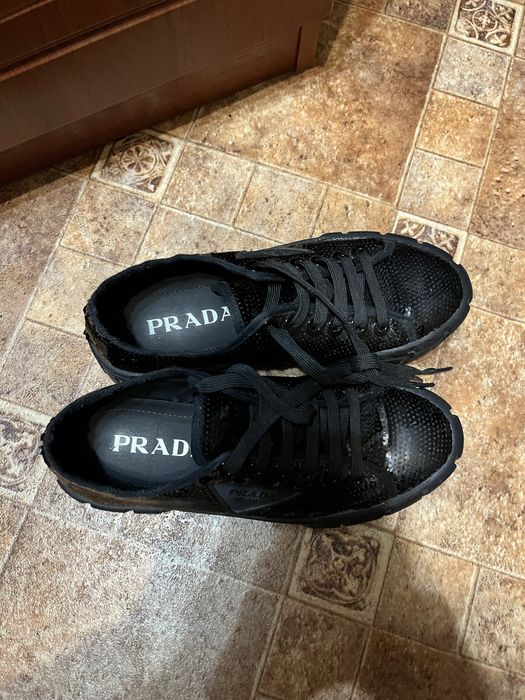 Кроссовки женские