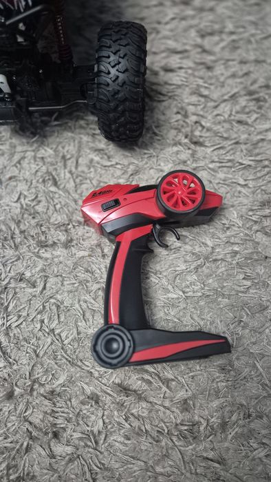 Джип с дистанционно управление почти неизползван