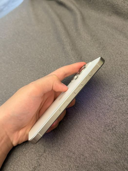 Продам iPhone 15 pro 256gb