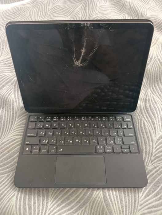 Продам IPad Air 11 M3 (2025) под ремонт