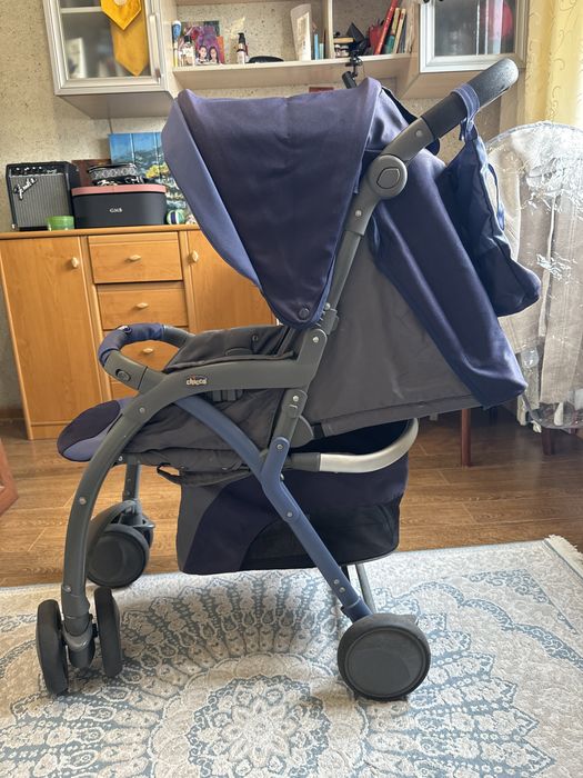 Коляска Chicco синяя