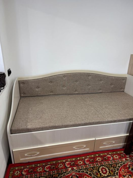 Продам кровать с 2 ящиками для белья!!!