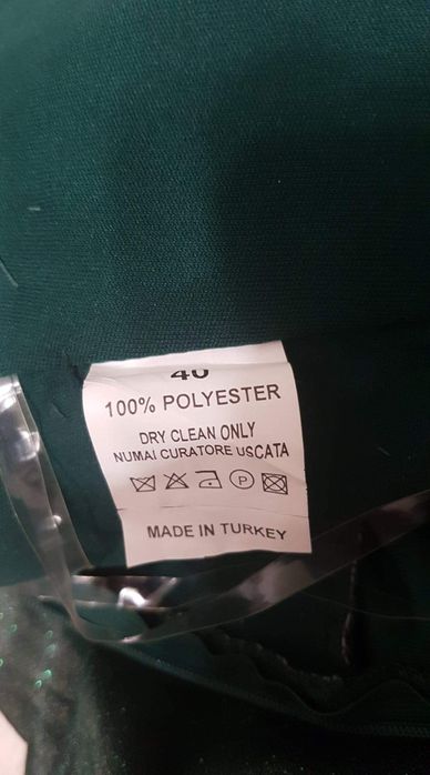 Vand rochie de ocazie marimea 40 cu eticheta