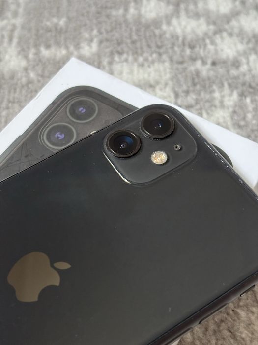 Айфон 11  срочно.