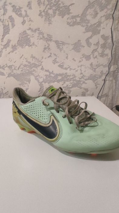 Футбольные бутсы