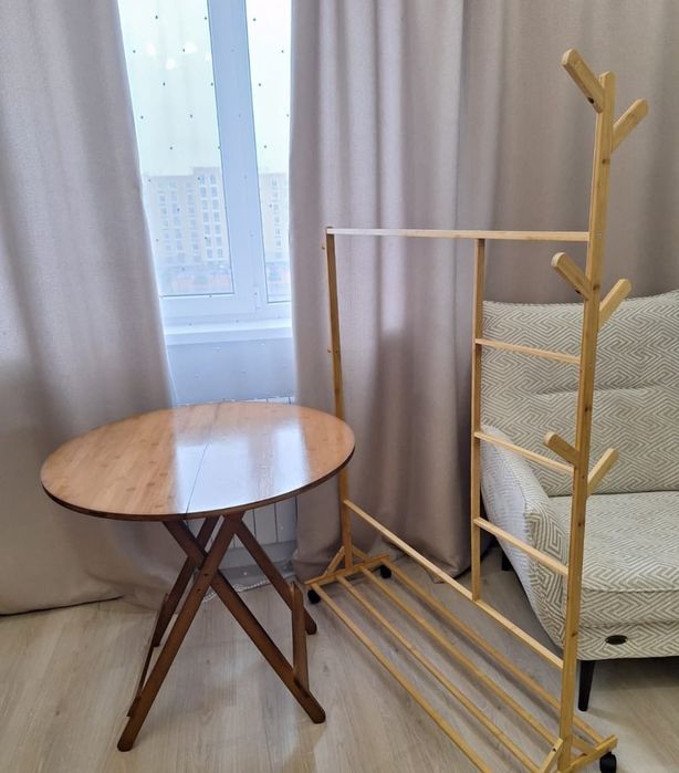 Вешалка напольная на колёсиках