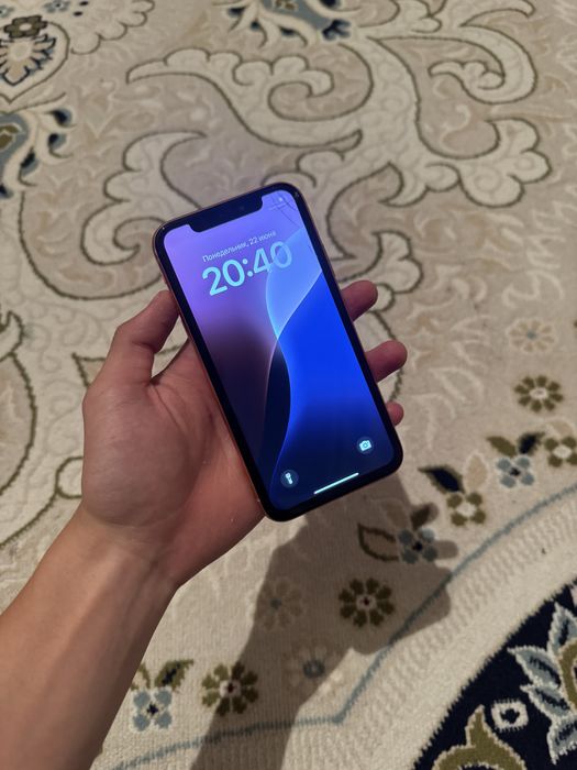 Продам iPhone XR