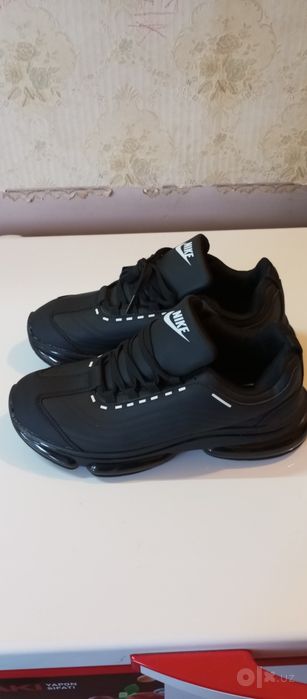 Кроссовки NIKE новые