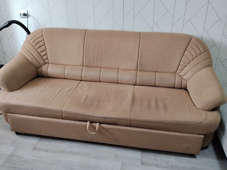Продам диван б/у 3000 тенге.