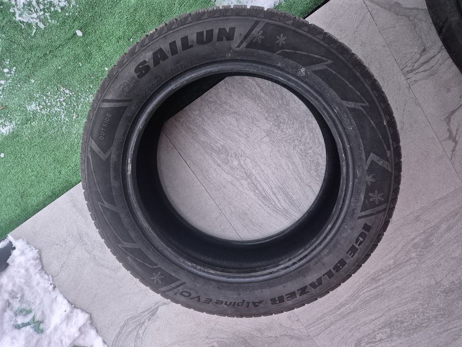 Vând cauciucuri 235/55/18 M+S 2buc imp Germania