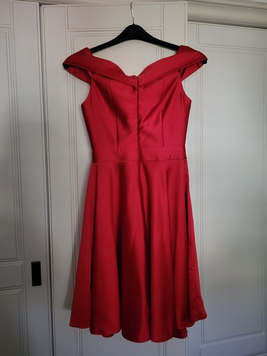 Rochie medie elegantă