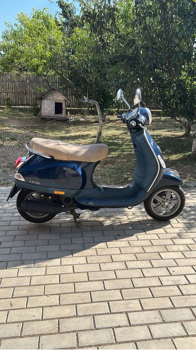 Scuter Piaggio Vespa