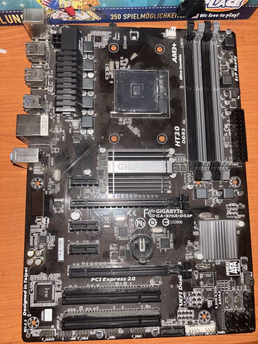 Placă de bază Gigabyte AM3+