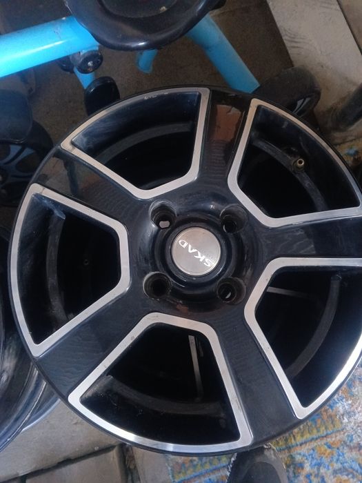 Продам диски R15 4/114.3