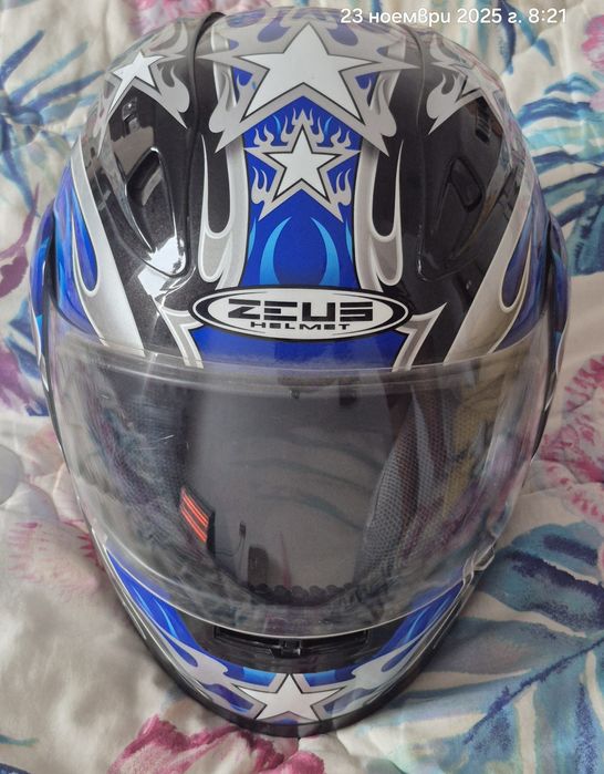 Продавам каска, много запазена!