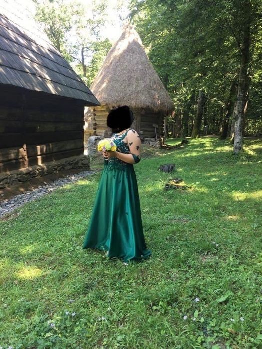Rochie nașă verde smarald
