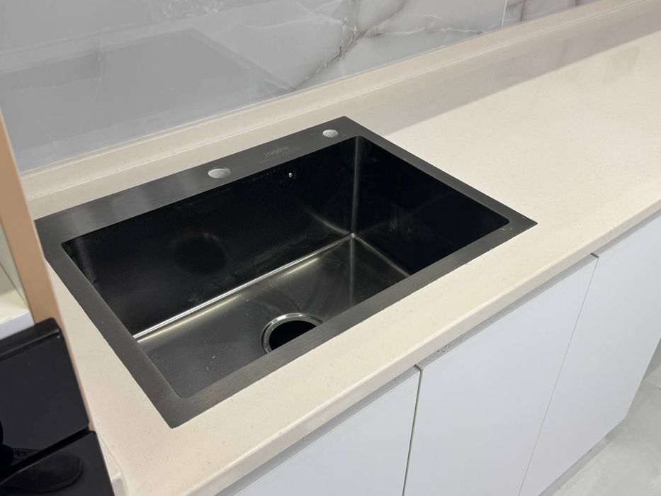 Stoleshnitsa kvarts quyma tosh