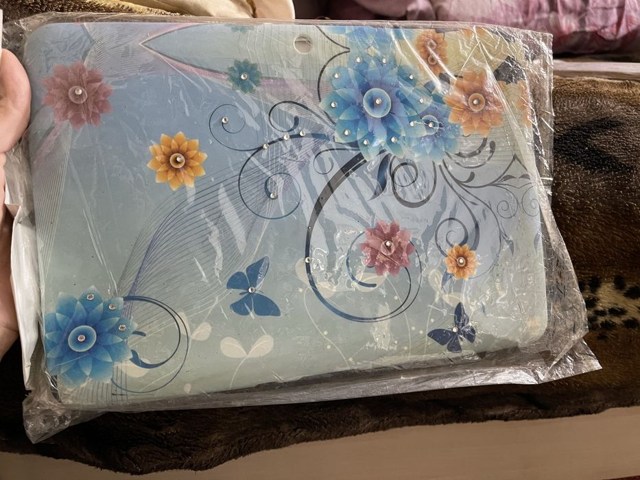 Чехлы на планшет