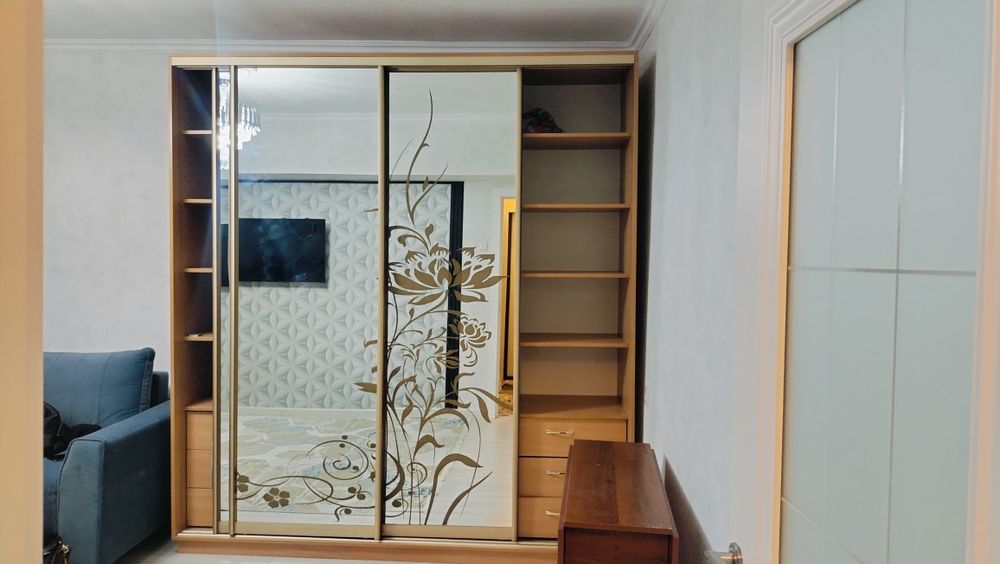 Шкаф-купе б/у 40000