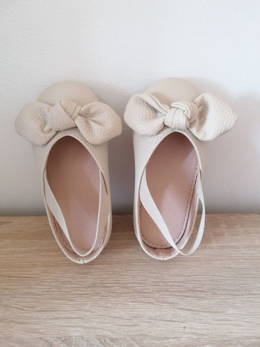 Vând pantofi fetiță, mărimea 22