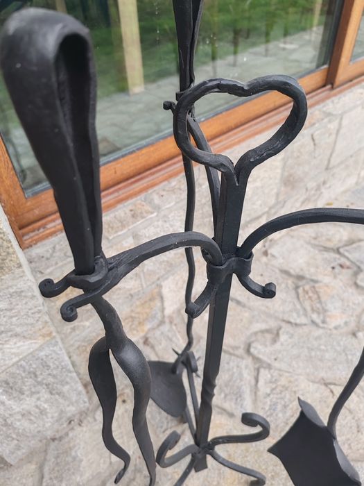 стелаж, поднос, за камина