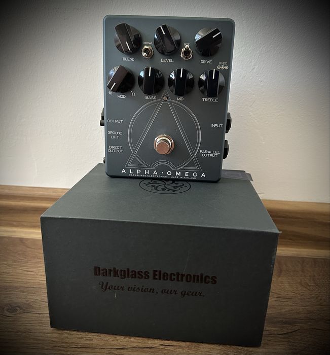 Vand - Darkglass Alpha Omega - efect pentru chitara bass
