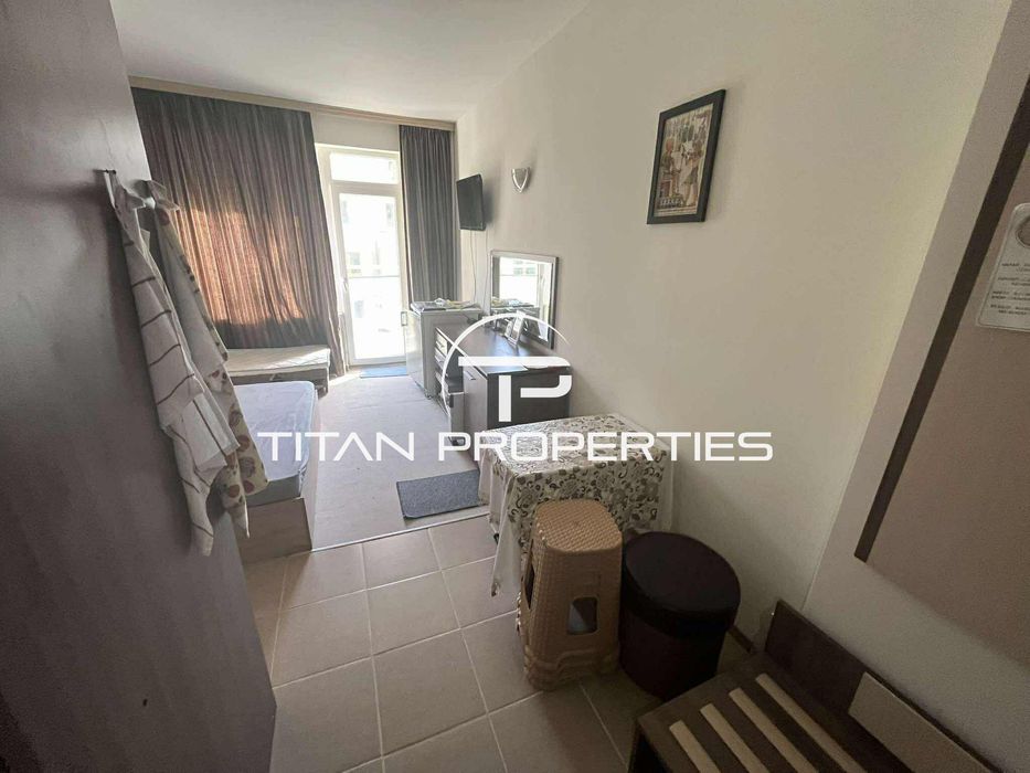 Дава се под наем Едностаен апартамент в к.к. Св.Св. Константин и Елена - 40 кв.м за 300 € - Снимка #1