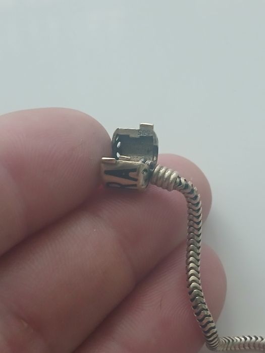 Vând brățară aur pandora