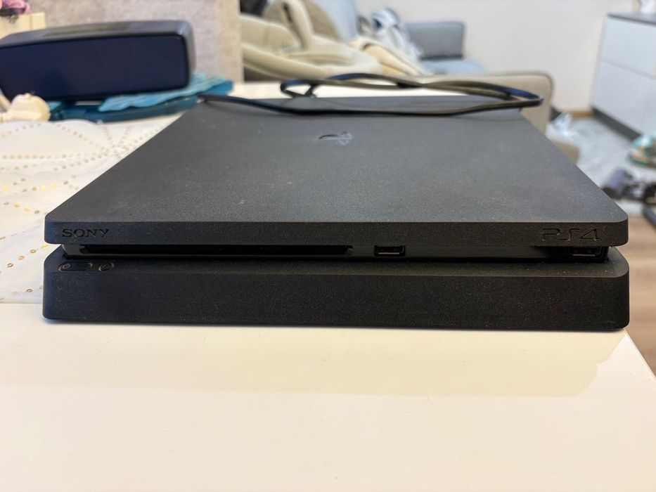 Плейстейшън 4 / PlayStation 4