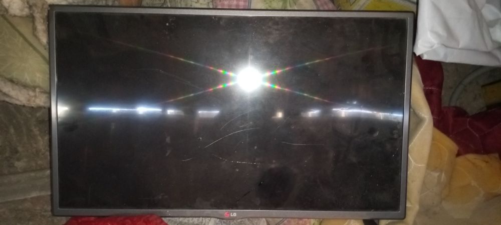 Телевизор LG экран разбитый
